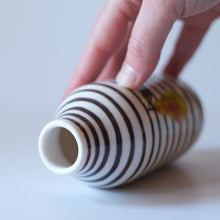 Load image into Gallery viewer, Pear Vase