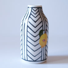 Load image into Gallery viewer, Lemon Vase