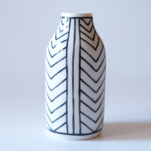 Load image into Gallery viewer, Lemon Vase