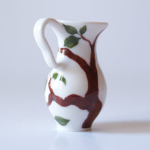 Load image into Gallery viewer, Pear Bud Vase