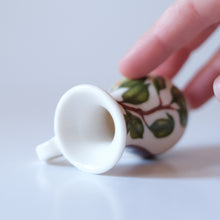 Load image into Gallery viewer, Pear Bud Vase