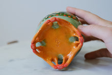Load image into Gallery viewer, Illustrated Openwork Vase