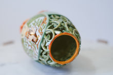 Load image into Gallery viewer, Illustrated Openwork Vase