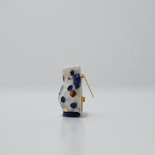 Load image into Gallery viewer, Faceted Walking Vase Pin