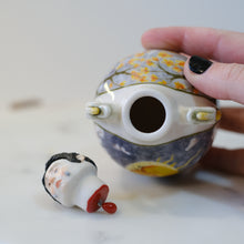 Load image into Gallery viewer, Beheadable Bottle