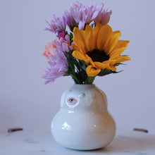 Load image into Gallery viewer, One Eye Vase