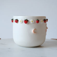 Load image into Gallery viewer, Strawberry Crown Vessel