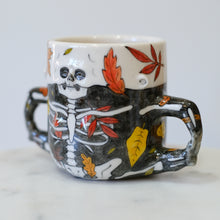 Load image into Gallery viewer, Skelly Lady