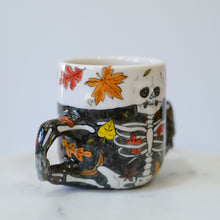 Load image into Gallery viewer, Skelly Lady