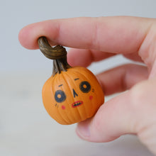 Load image into Gallery viewer, Pumpkin Pal