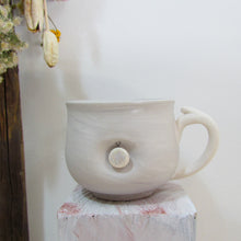 Load image into Gallery viewer, Pearly Disc Charm Mug
